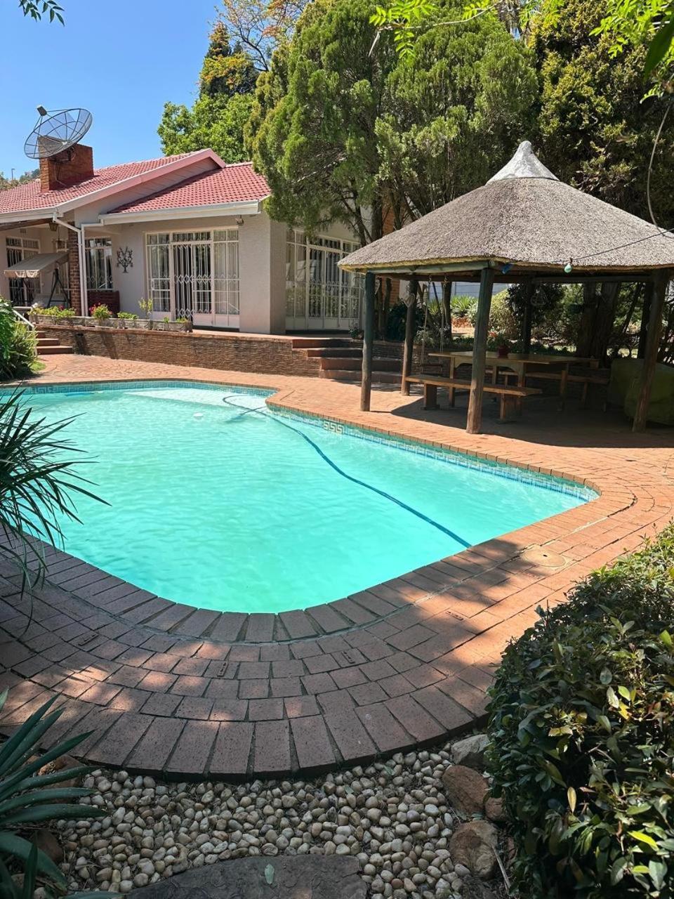 Bagley Terrace 136 Cottage Johannesburg Exterior foto